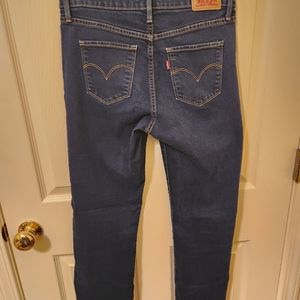Levi's women's jeans.  Size 28 / women's size 6.